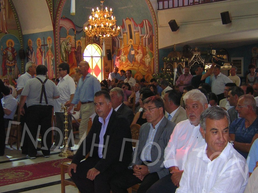 Η τριάδα των αρχηγών της αντιπολίτευσης. Από αριστερά: Θανάσης Μανάβης, Νίκος Βουδούρης-Τσίτουρας και Λεωνίδας Στεργιόπουλος. Δεξιότερα διακρίνεται ο πρόεδρος της Δ.Κ. Ζευγολατιού Ζωγράφος Παναγιώτης.